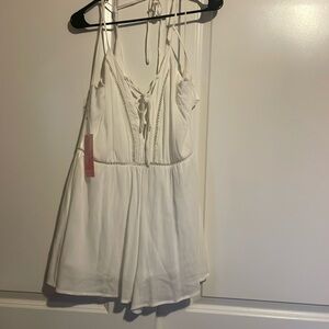 Onetheland white romper Size:M